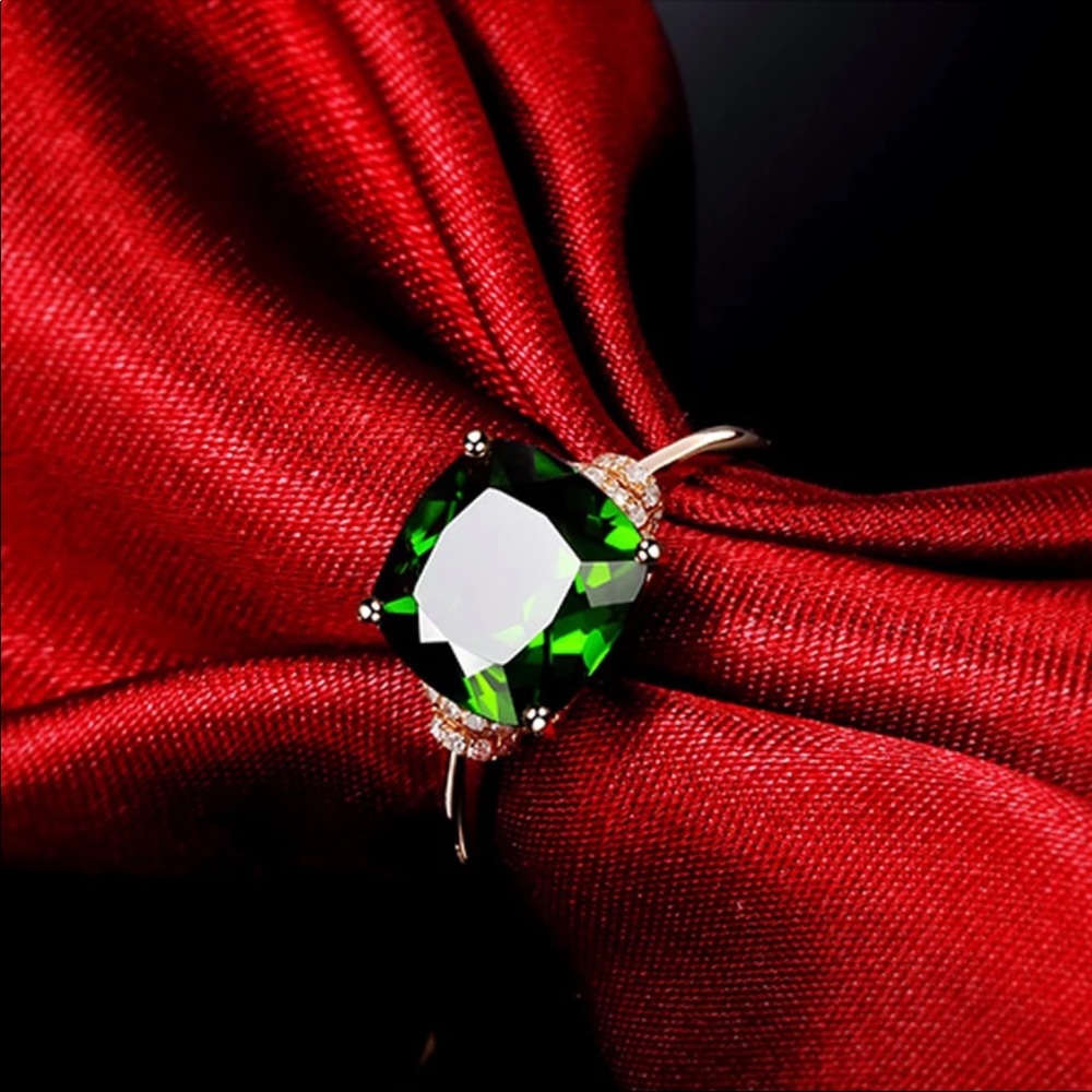 New Rose Gold Green Emerald Ring - Picture 6 of 7